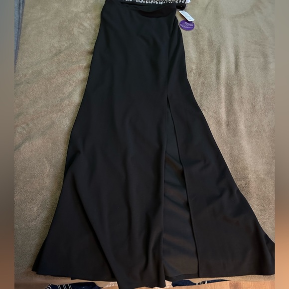 New 2-piece skirt and sequin top - Picture 4 of 4